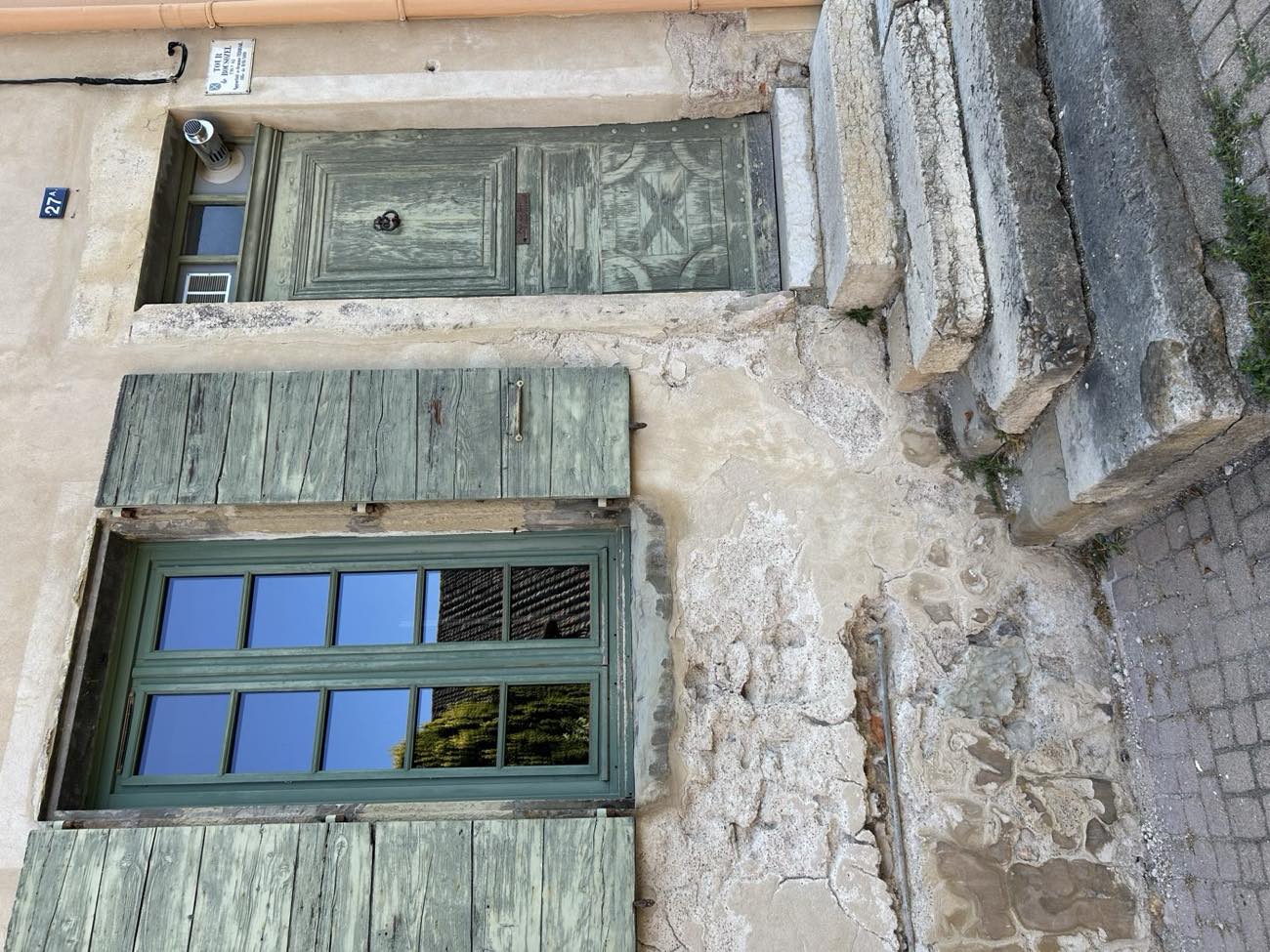 La façade de La Tour de Bocsozel aujourd'hui, au 27 place de la Halle