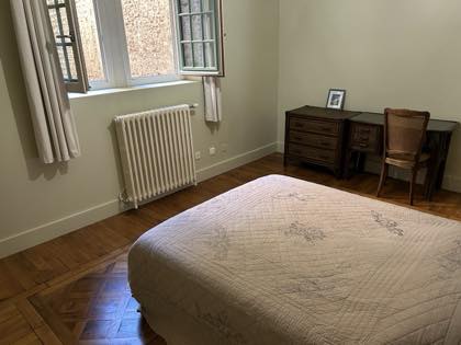 La seconde chambre, au parquet marqueté